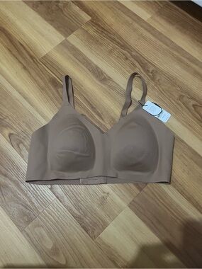 NWT Understance Wireless Demi Tshirt Bra 38A/B/C